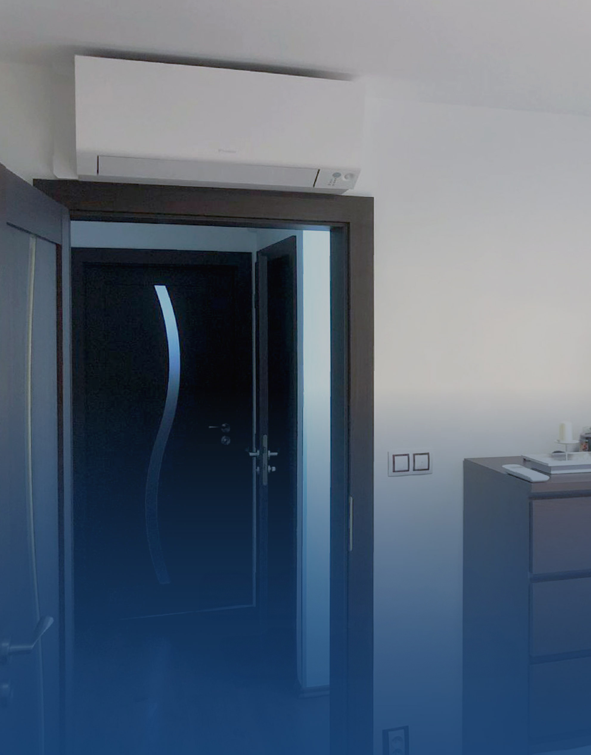 Rodinný dům v Roztokách chlazení a přitápění klimatizaci Daikin Perfera, venkovní a tři nástěnné jednotky